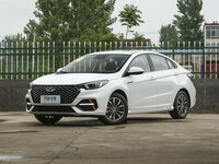 Chery Arrizo 5 Plus Sedanas