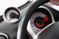 Peugeot 107 I 1.4 MT 54 AG 8
