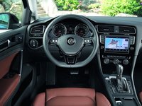 Volkswagen Golf VII 1.6 MT 110 AG 9