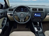 Volkswagen Jetta VI 2.5 MT 170 AG 8
