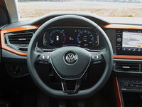 Volkswagen Polo VI 1.0 MT 115 AG 9
