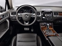 Volkswagen Touareg II 3.0 AT 204 AG AWD 10